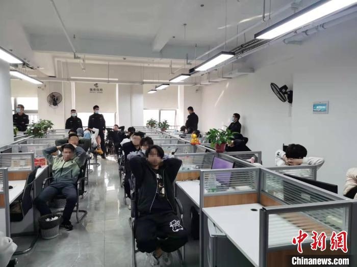 抓捕現(xiàn)場(chǎng)。　長(zhǎng)沙市公安局供圖