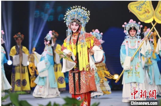 圖為，漢劇《貴妃醉酒》演出現(xiàn)場(chǎng) 武漢文旅局供圖
