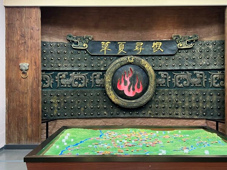 鑒往知來，跟著總書記學(xué)歷史丨走進一座博物館，尋根五千年中華文明