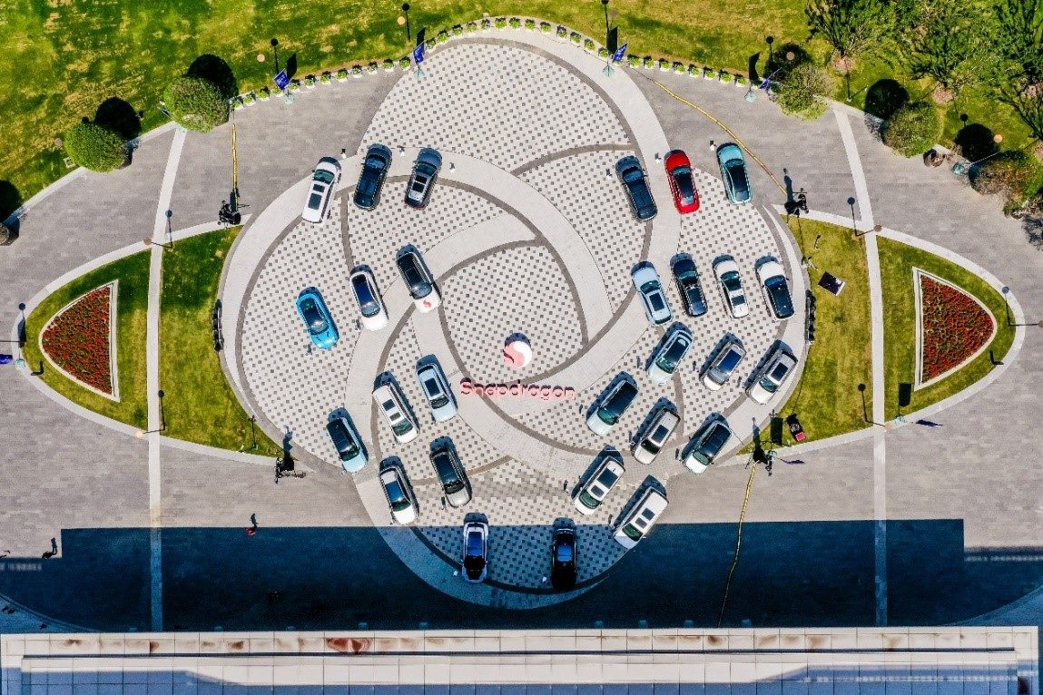 峰會戶外整車展示區(qū)俯瞰圖。（受訪者供圖）