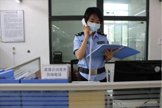 楊莎在工作。四川省女子強(qiáng)制隔離戒毒所供圖