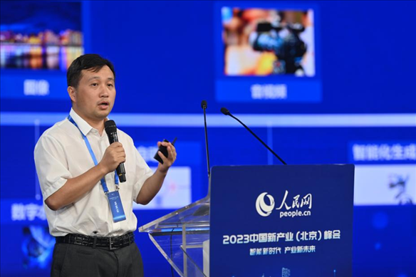 人民中科研究院院長(zhǎng)、首席科學(xué)家李兵發(fā)表主旨演講。人民網(wǎng)記者 于凱攝