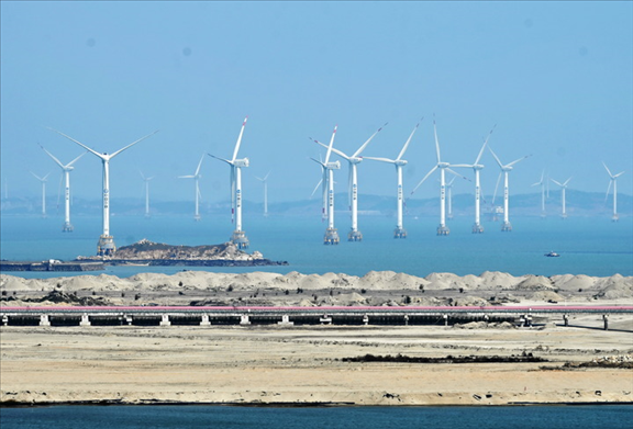 2021年3月9日，三峽福清興化灣海上風(fēng)電場(chǎng)。新華社記者 林善傳 攝