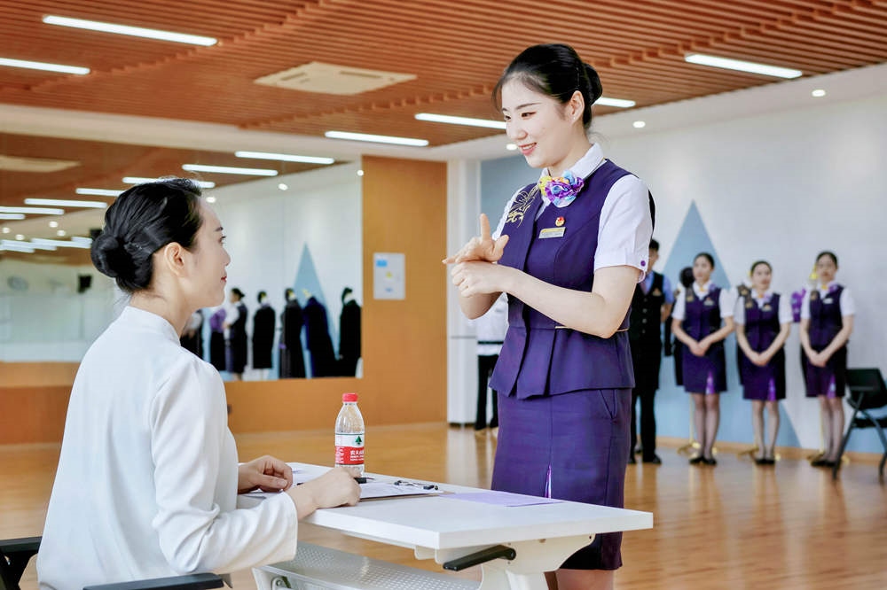手語培訓(xùn)與考核。