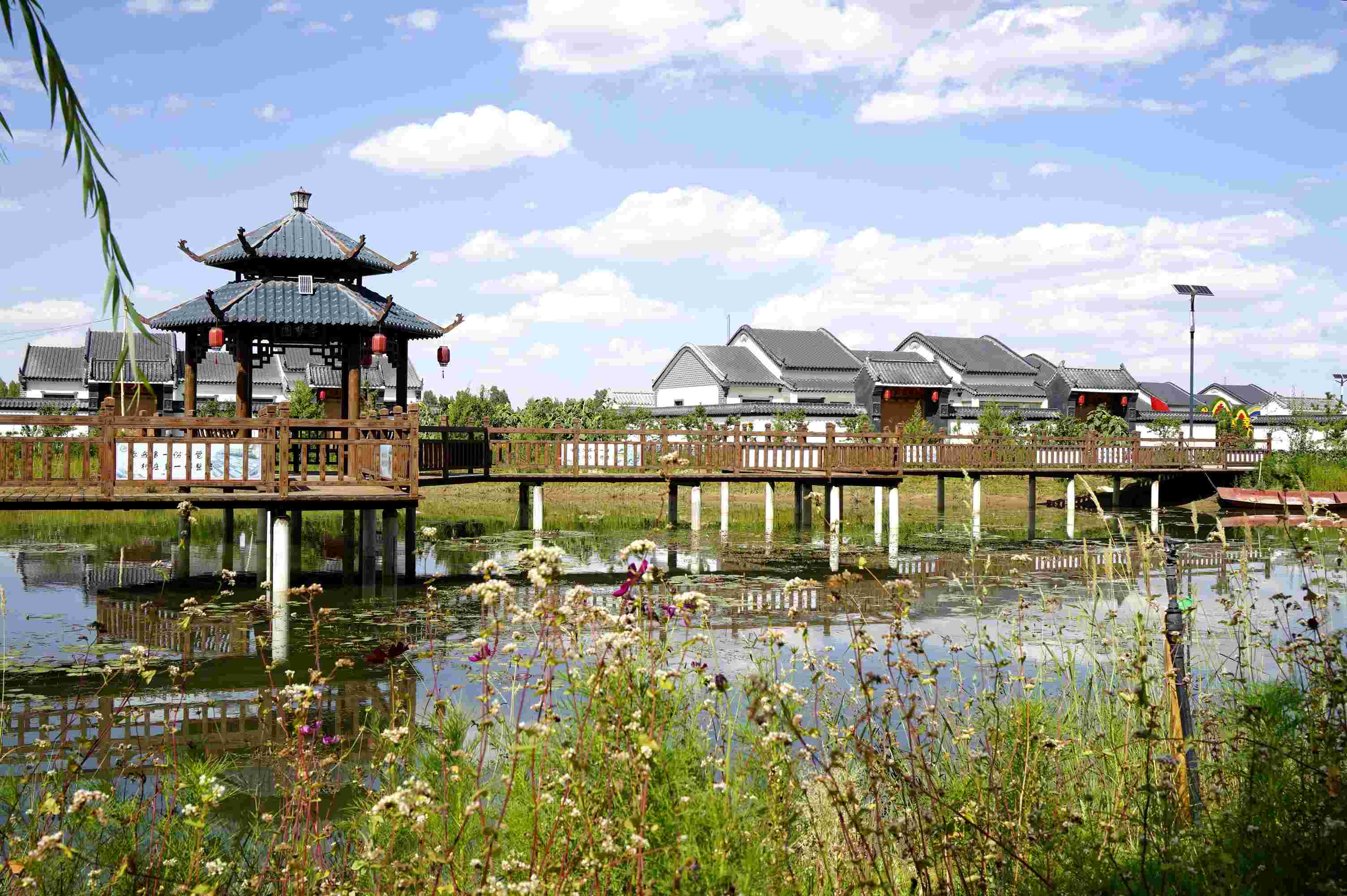 黃家堡村，筑夢新居。張文博攝