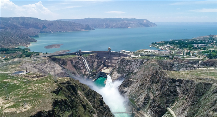 龍羊峽水電站開(kāi)閘放水。國(guó)家電投黃河公司供圖