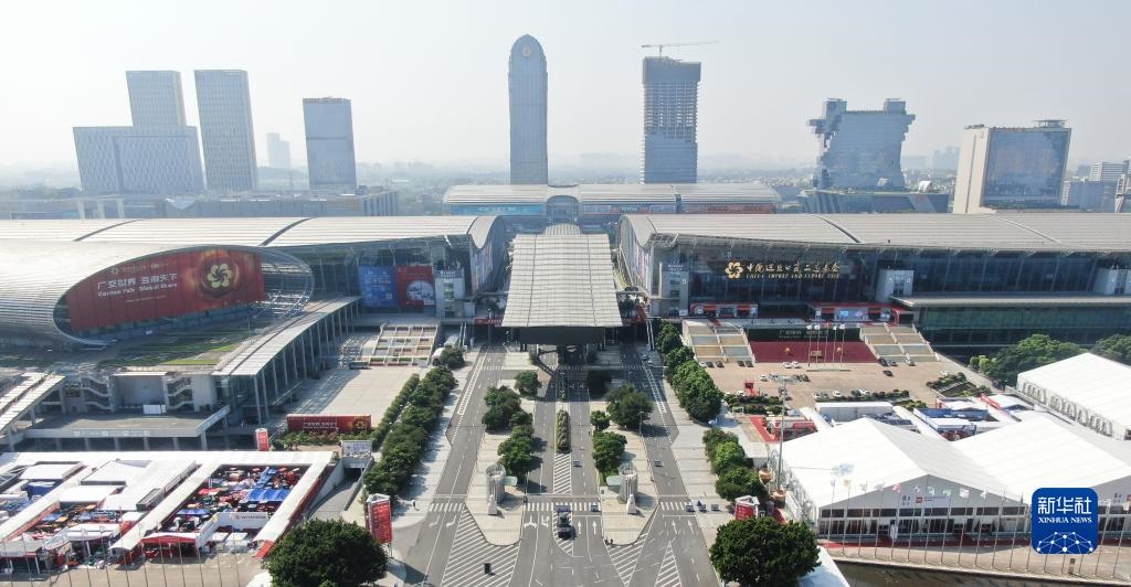 廣交會(huì)舉辦地外景（10月14日攝，無人機(jī)照片）。新華社記者 鄧華 攝