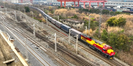 全國鐵路實行新的貨物列車運行圖。國鐵集團供圖
