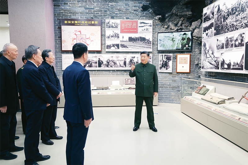 2024年2月1日至2日，中共中央總書記、國家主席、中央軍委主席習(xí)近平來到天津，看望慰問基層干部群眾。這是2日上午，習(xí)近平在平津戰(zhàn)役紀(jì)念館考察。 新華社記者 鞠鵬/攝