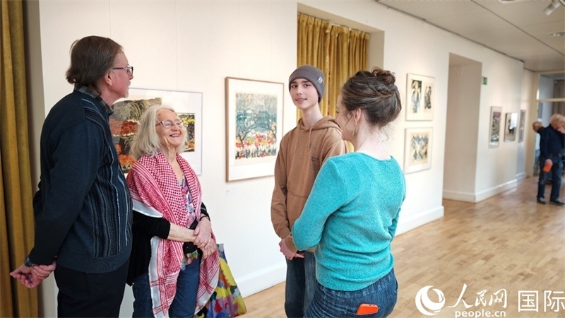 參加講座活動(dòng)的瑞典聽眾。人民網(wǎng)記者殷淼攝