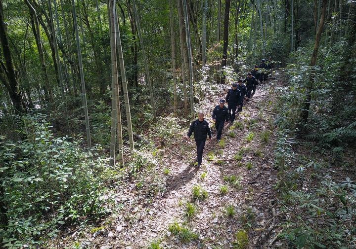 △2022年1月19日，武夷山國家公園護林員在巡山。