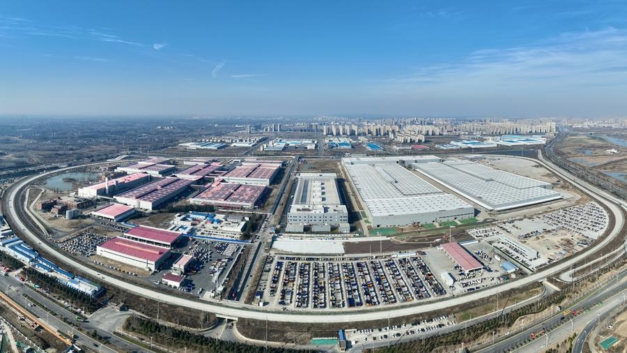 安徽省肥西縣在建的新能源汽車(chē)產(chǎn)業(yè)園（2024年1月24日攝，無(wú)人機(jī)照片）。新華社發(fā)（陳家樂(lè) 攝）