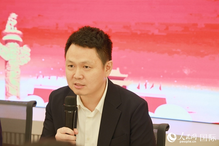 中國駐里約熱內盧總領館副總領事王尉育在座談會上致辭。人民網記者 陳海琪攝