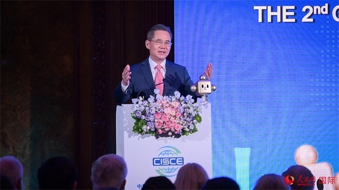 中國(guó)駐英國(guó)大使鄭澤光致辭。人民網(wǎng) 郭錦標(biāo)攝