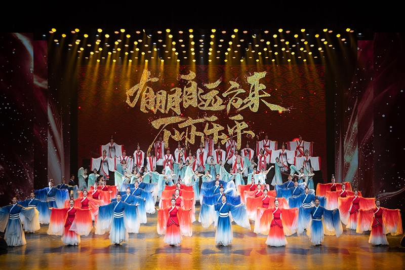 △2024年5月17日，演職人員在第八屆中俄博覽會文藝演出現(xiàn)場進行表演。
