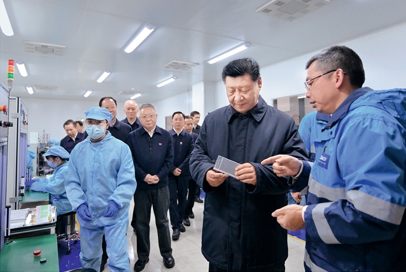 2024年3月18日至21日，中共中央總書記、國家主席、中央軍委主席習近平在湖南考察。這是18日下午，習近平在中德合資企業(yè)巴斯夫杉杉電池材料有限公司考察。 新華社記者 謝環(huán)馳/攝