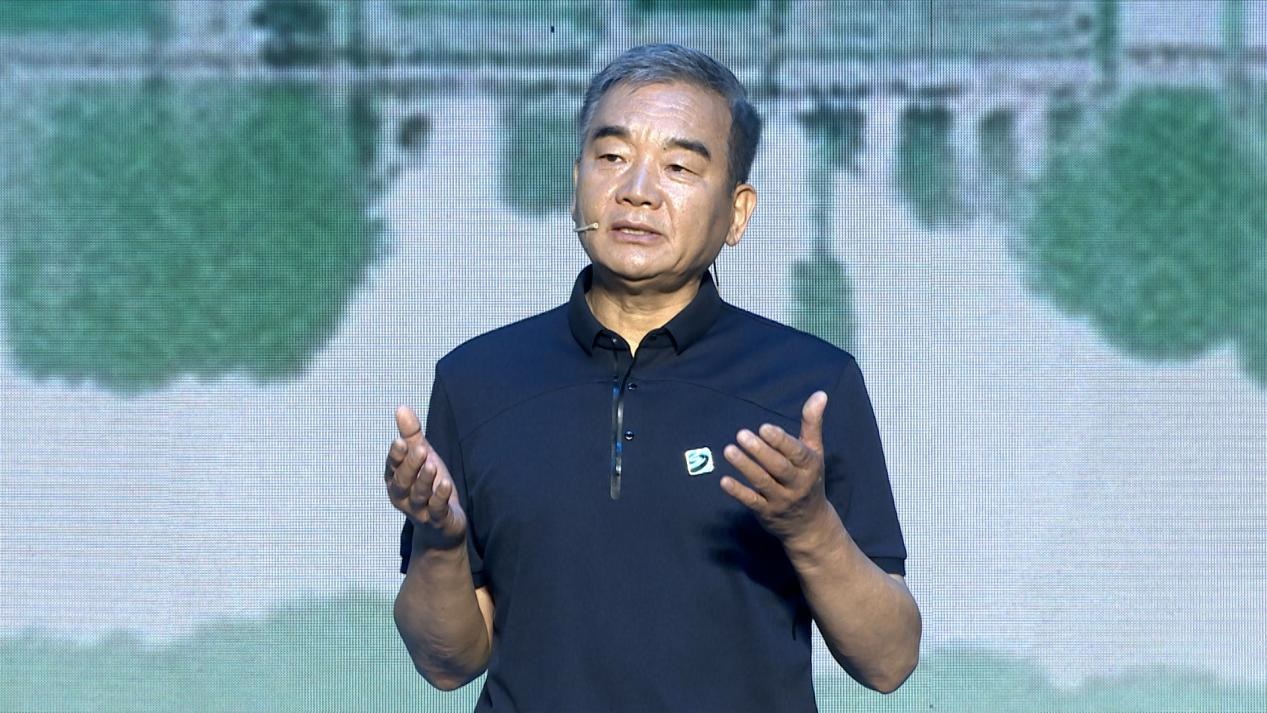 中國(guó)博物館協(xié)會(huì)理事長(zhǎng)劉曙光現(xiàn)場(chǎng)講述。