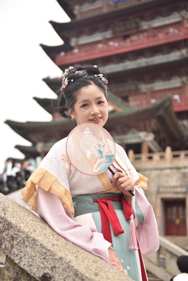 南昌滕王閣“古風(fēng)游”。受訪者供圖