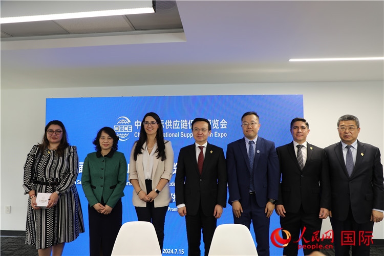 嘉賓合影。人民網(wǎng) 埃內(nèi)斯托·多明戈斯攝
