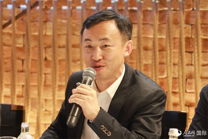中國駐里約熱內(nèi)盧代總領(lǐng)事王海濤在座談會上致辭。人民網(wǎng)記者 陳海琪攝
