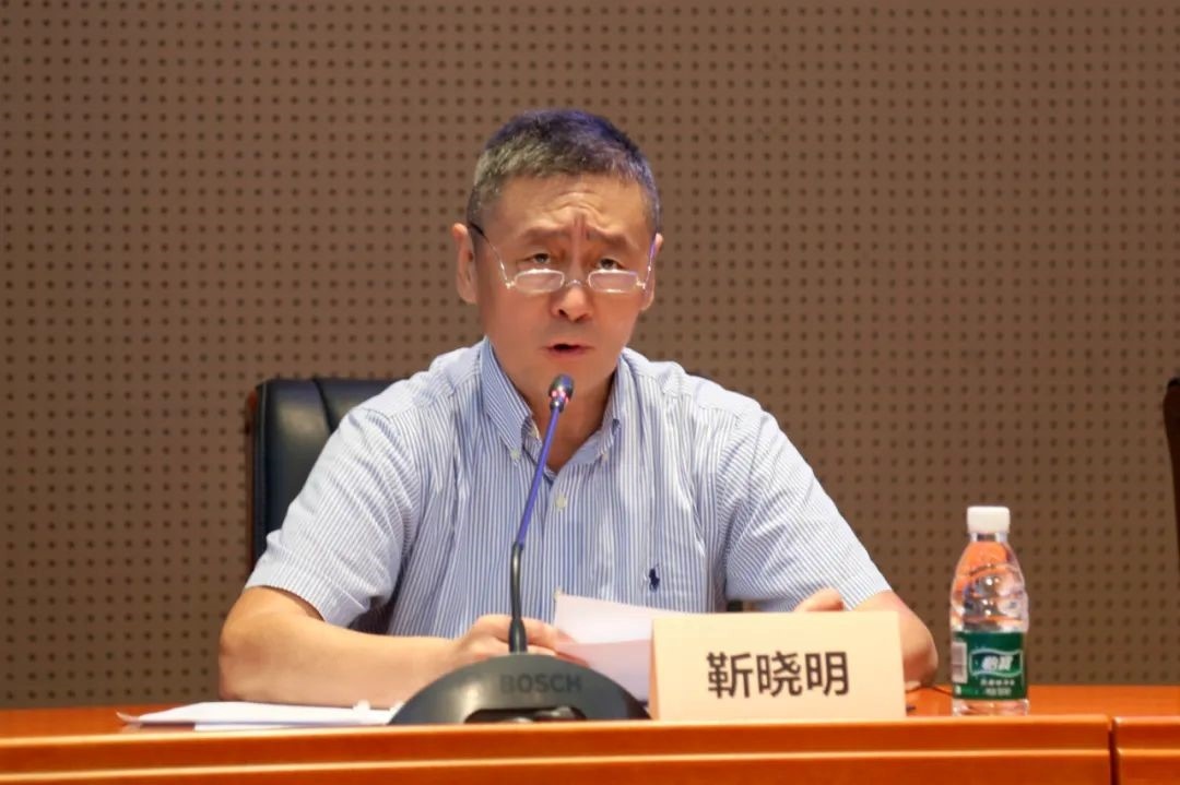 科技外交專家委員會(huì)主任委員、科技部國際合作司原司長靳曉明致辭。主辦方供圖