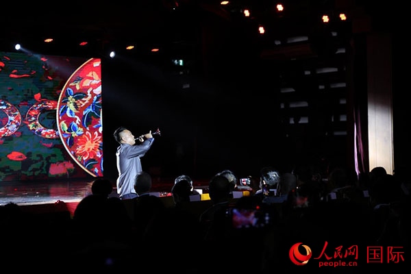 演出現(xiàn)場，演員帶來嗩吶獨奏《看秧歌》。人民網(wǎng)記者 楊一攝