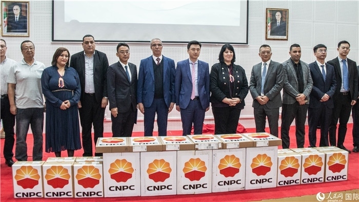 中企向阿爾及利亞大學捐贈電教設(shè)備活動現(xiàn)場。人民網(wǎng)記者 郝瑞敏攝