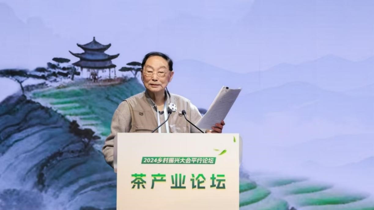 全國農(nóng)業(yè)科技創(chuàng)業(yè)創(chuàng)新聯(lián)盟主席，原國務(wù)院參事、國務(wù)院扶貧辦主任、農(nóng)業(yè)部副部長劉堅(jiān)發(fā)言