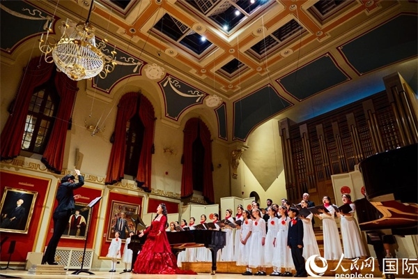 大合唱《燈火里的中國(guó)》。楊浩鵬攝