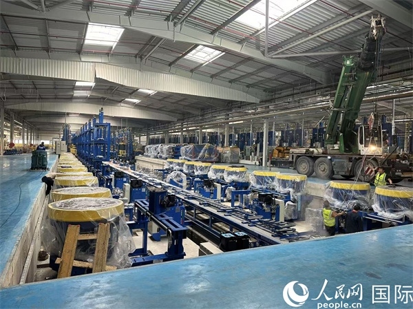 森麒麟輪胎在科技城的工廠車間。人民網(wǎng)記者 黃培昭攝