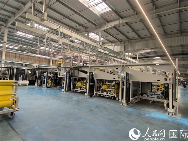 森麒麟在科技城的工廠內(nèi)部。人民網(wǎng)記者 黃培昭攝