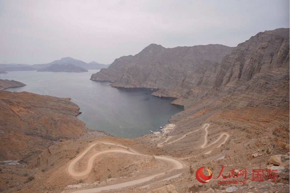 圖為阿曼北部穆桑代姆峽灣。人民網(wǎng) 塔里克·易卜拉欣攝