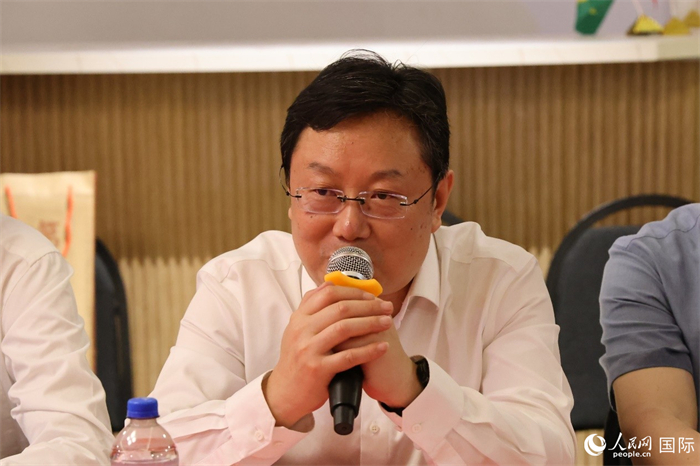 山東省濰坊市副市長狄波在座談會上致辭。人民網(wǎng)記者 陳海琪攝