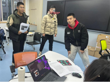 智能無(wú)人系統(tǒng)“做中悟”高階項(xiàng)目式課程。校方供圖